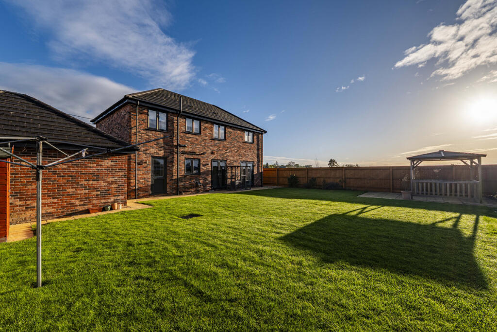 Landen Close, Spalding, PE12 photo 2