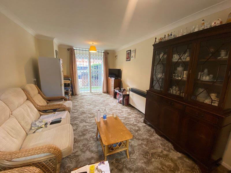 Aspley Court, Warwick Avenue, Bedford photo 2