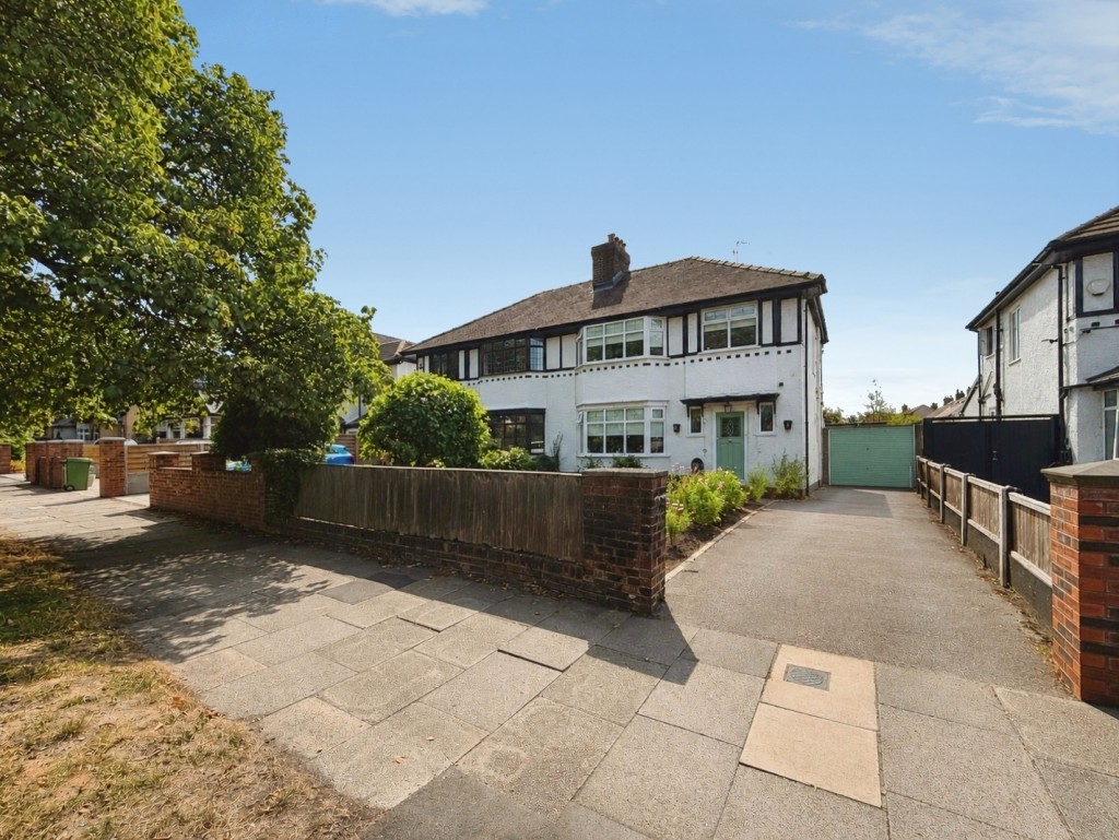 Main image of property: Aigburth Road, Liverpool, L19