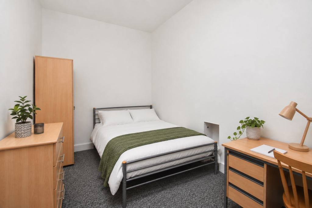 Main image of property: Rooms, Cotham Hill, Bristol, BS6 6LA
