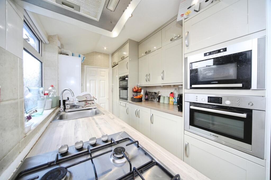 Warwick Road West, Luton - More