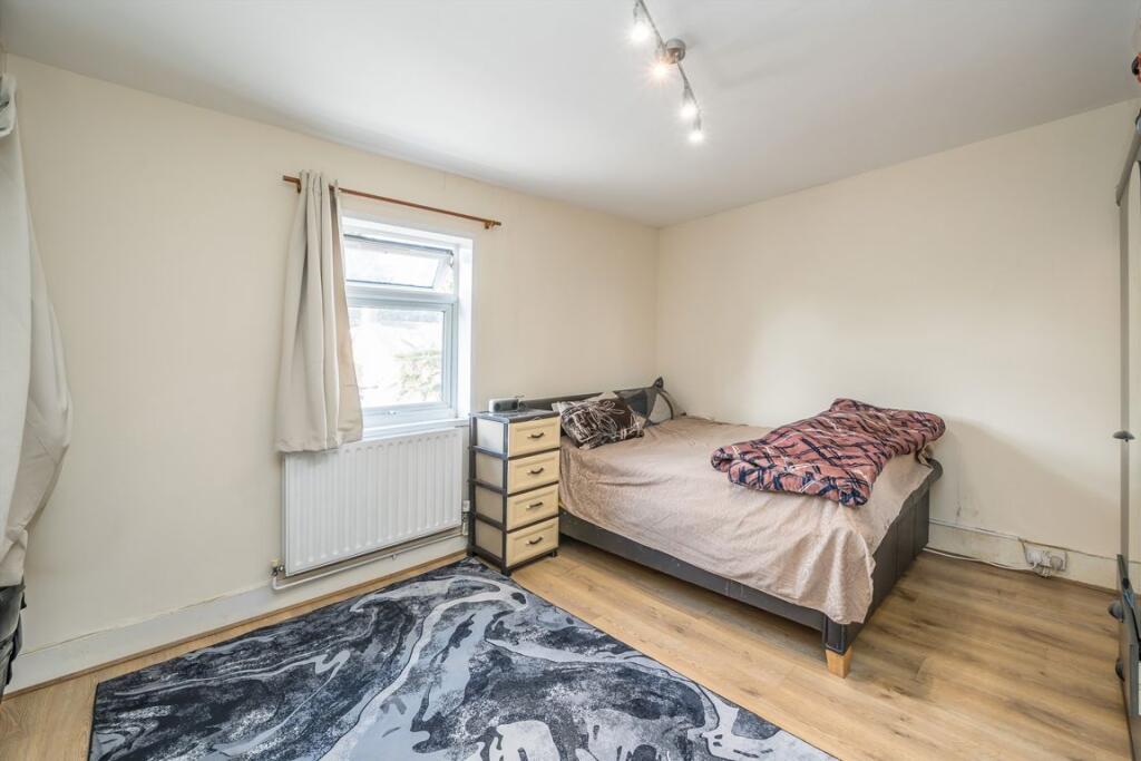 House in Twickenham - View 5