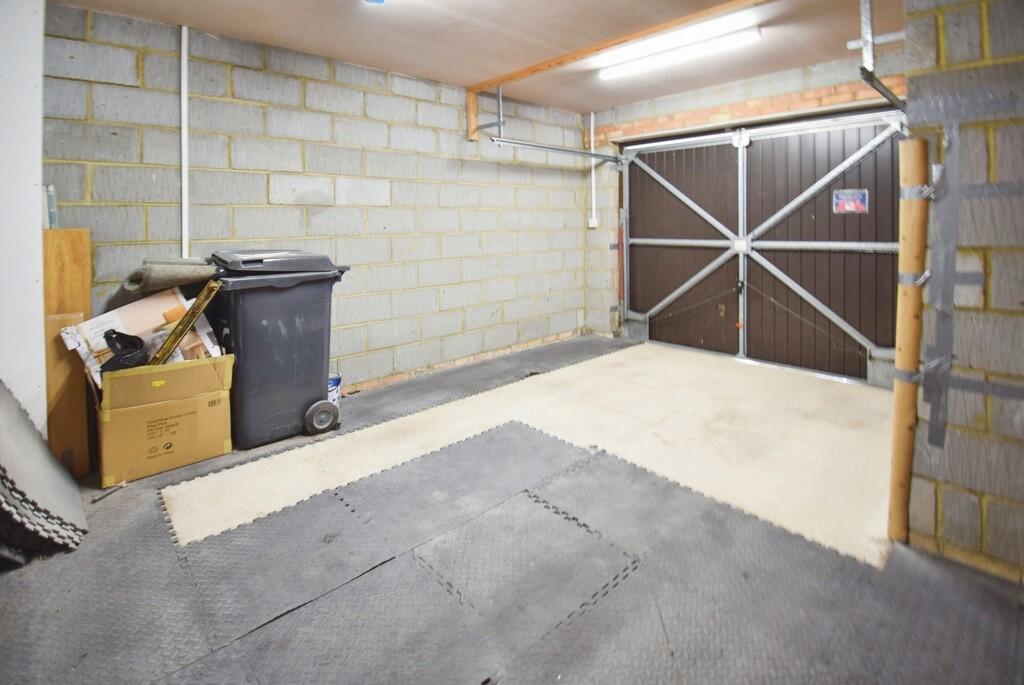 House in Bedford - View 3