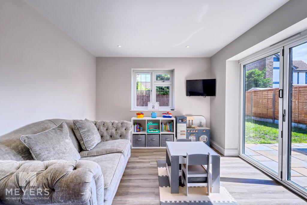 Walsingham Dene, Bournemouth, BH7 7 - More