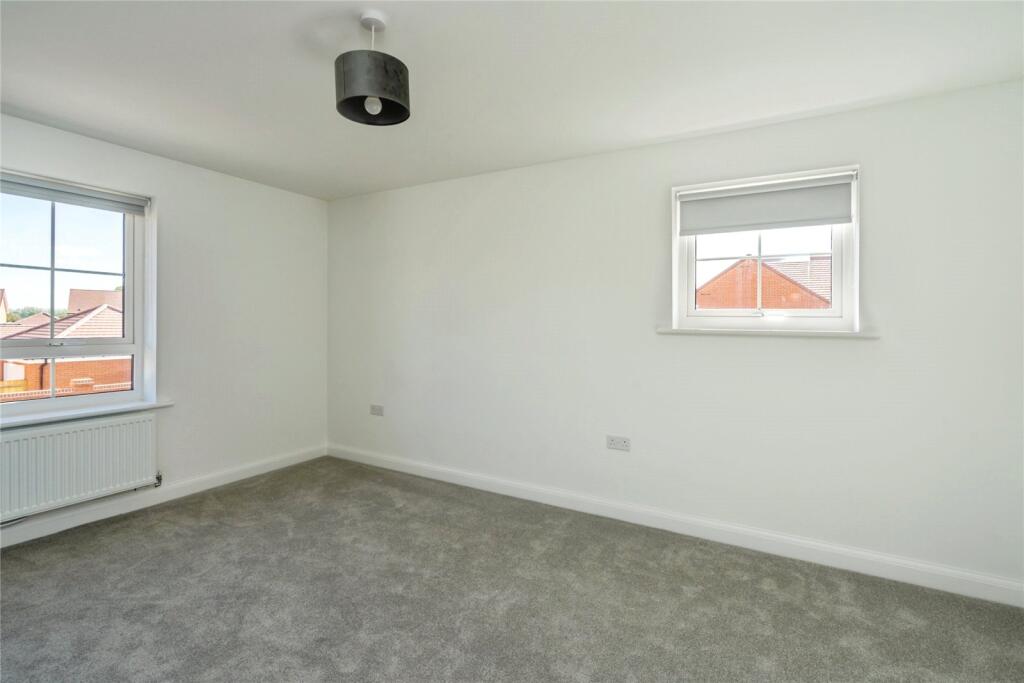 House in Portsmouth - More