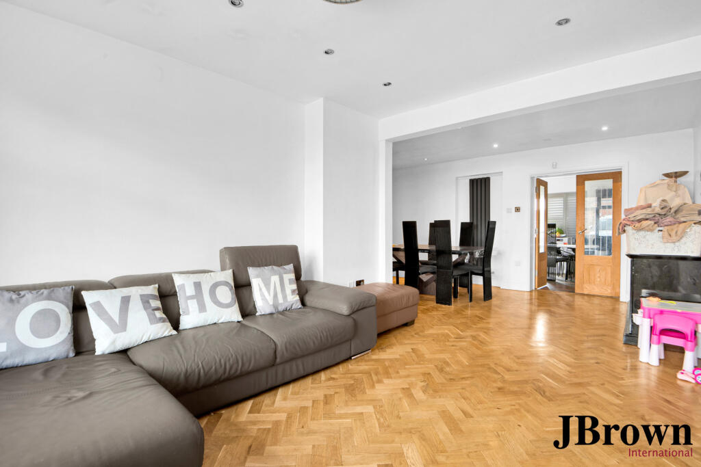 House in London - View 2