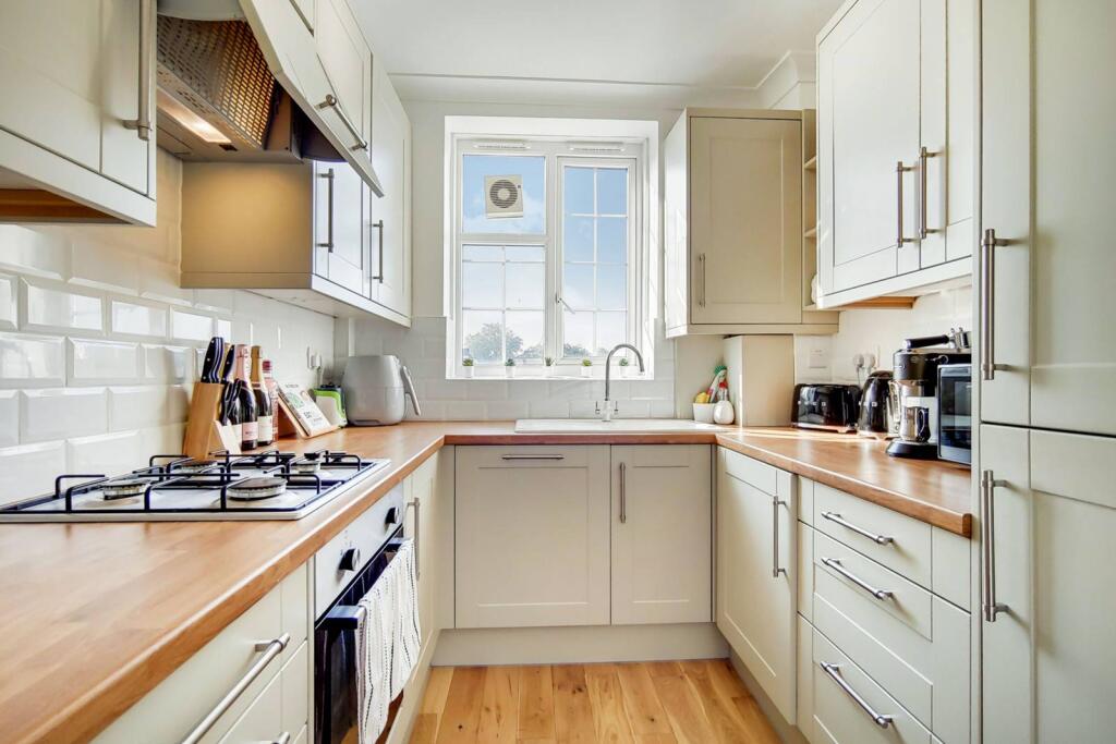 Main image of property: Clapham Park Road, Clapham, London, SW4