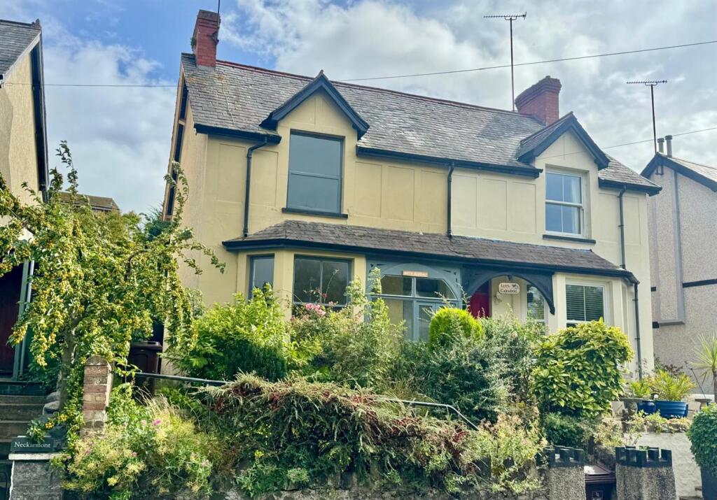 2-bed semi-detached on Woodlands, Gyffin, Conwy, £220,000