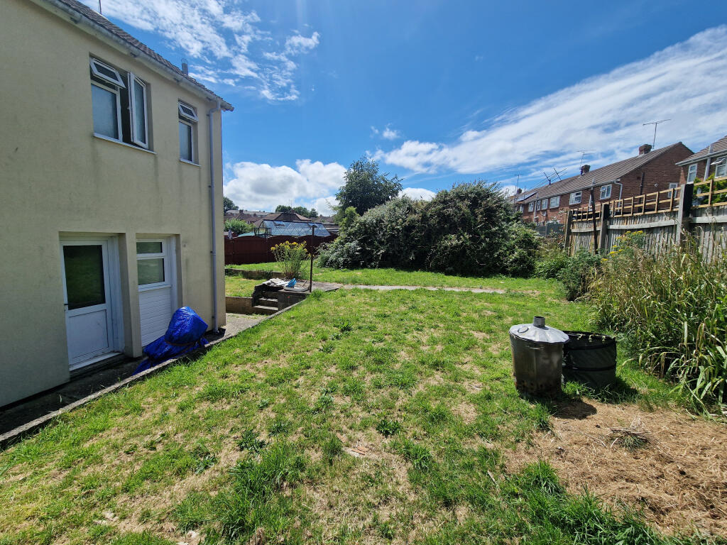 House in Yeovil, Somerset - View 2