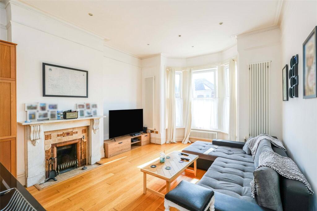 Apartment in Portsmouth, Southsea - View 3