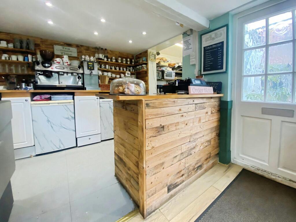 Main image of property: Units 3 and 4, 19 Broad St, Alresford, SO24 9AR