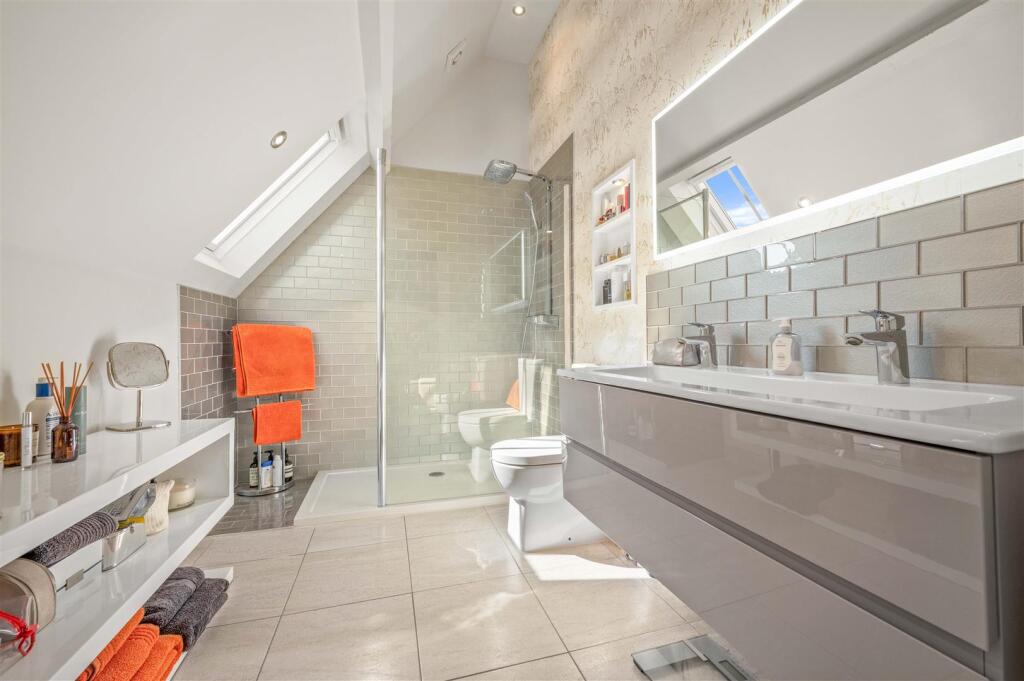 Additional image 17 of Stratford Road, Henley-In-Arden