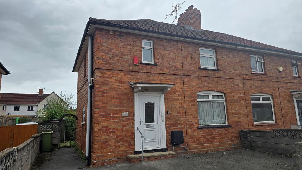 3-bed semi-detached on Salcombe Road, Bristol, £300,000