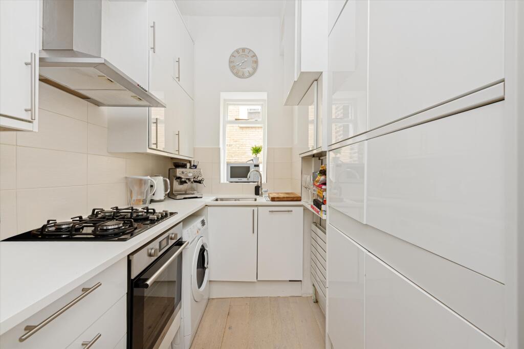 Cavendish Road, Kilburn, London NW6. photo 4