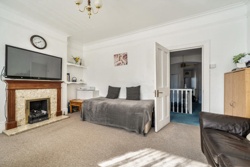 Apartment in London, Rayners Lane - View 5