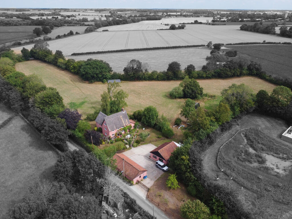 SUFFOLK, Bacton, Nr Stowmarket   EQUESTRIAN / LAND / LIFESTYLE / COUNTRY COTTAGE photo 2