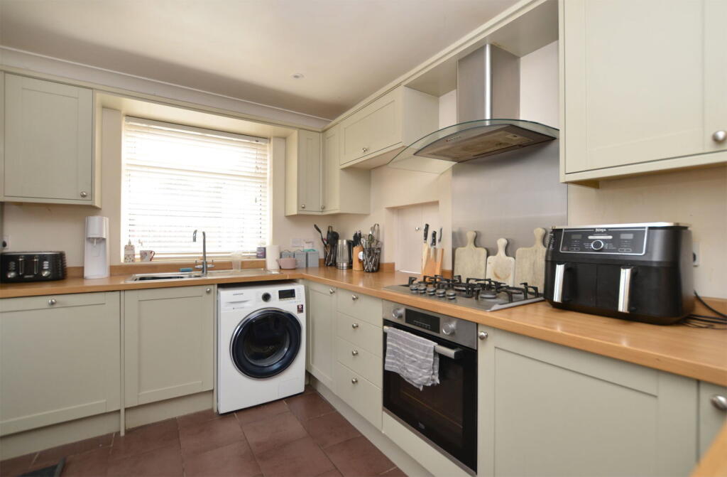 Greenacre Close, South Wootton photo 4