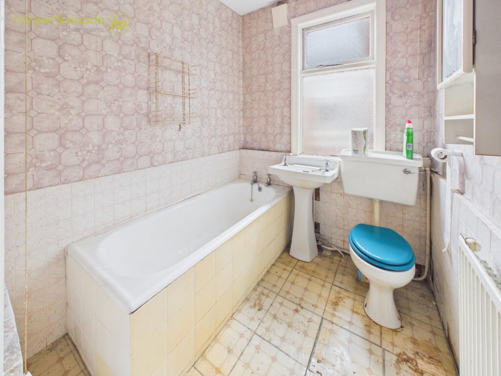 House in Wirral, Liverpool City Region - View 3