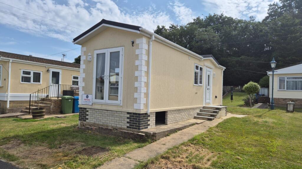 1-bed caravan on Rainham, Kent, ME8 7XF, £149,995