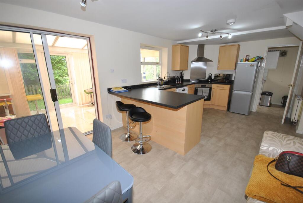 House in Boughton, White Hills, Kingsthorpe - View 4