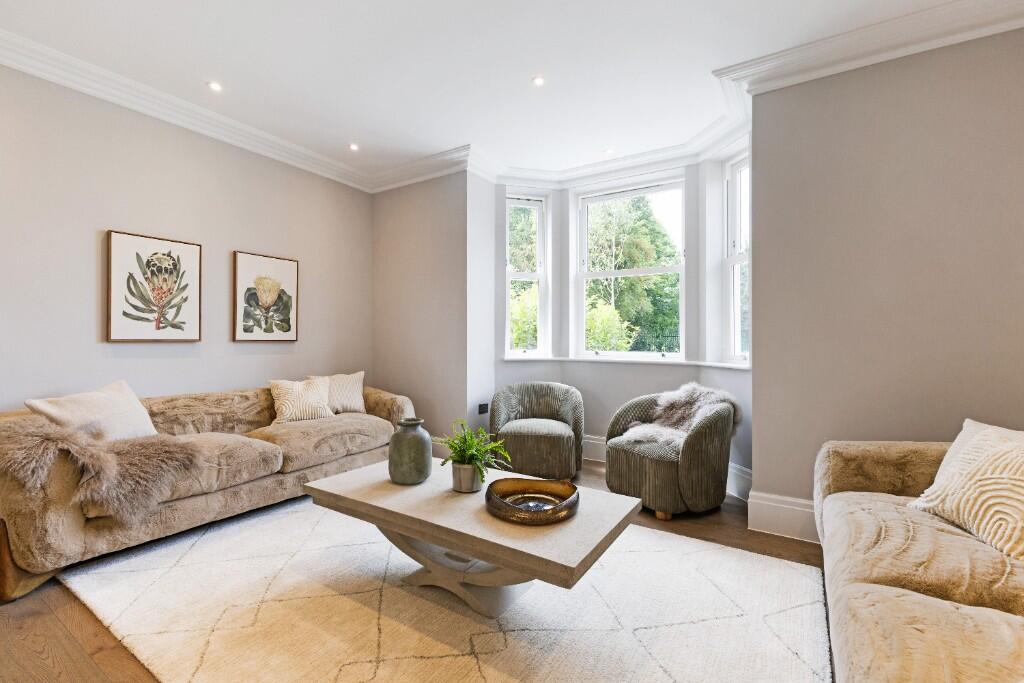 Cricket Way, Weybridge, Surrey, KT13 photo 4