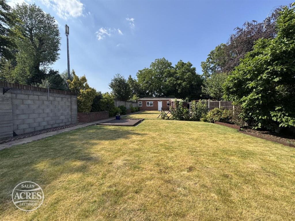 Pages Lane, Great Barr, Birmingham photo 2