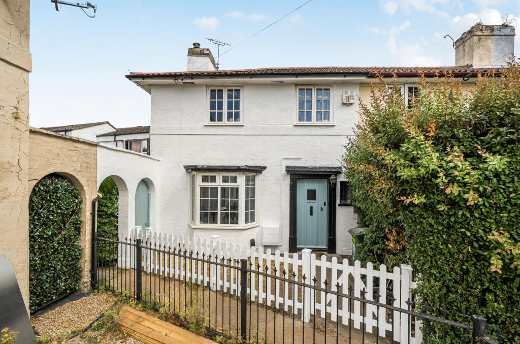 Main image of property: Capon Close, Mansbridge, Southampton, Hampshire, SO18