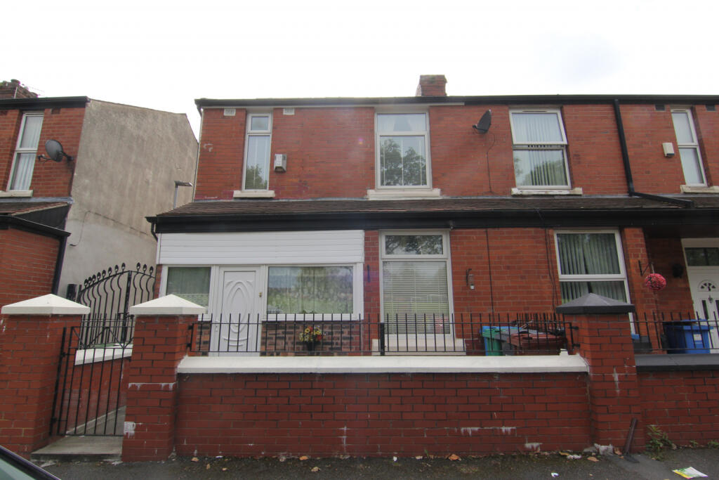 3-bed terraced on 85 Sandywell Street, £250,000