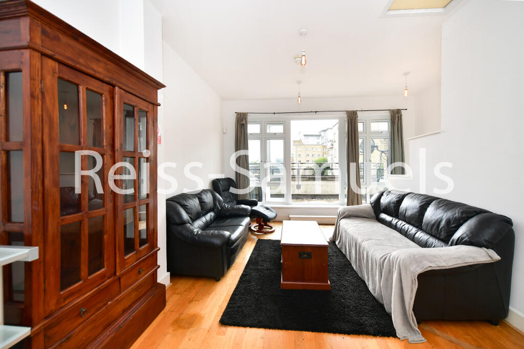6 bedroom town house for rent