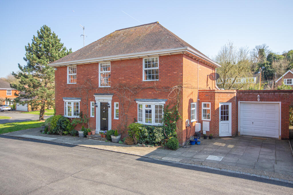 Main image of property: New Place, Welwyn, AL6