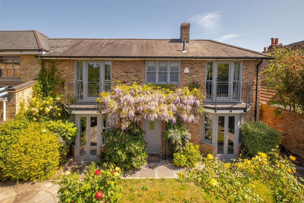 Main image of property: High Street, Thames Ditton