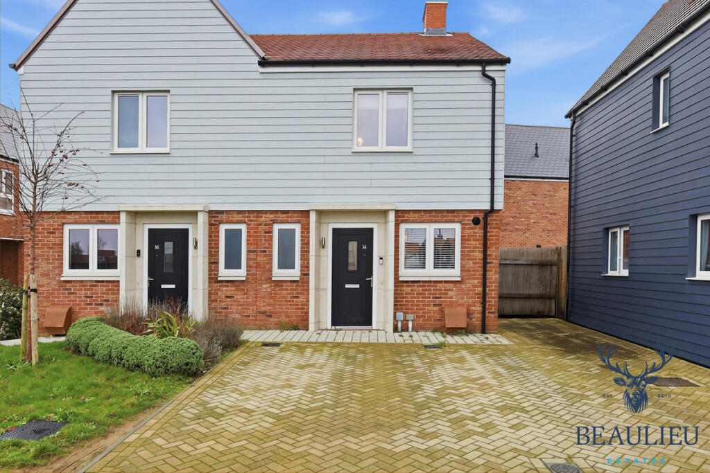 2-bed semi-detached on Cattle Crescent, Beaulieu Park, CM1 6, £400,000