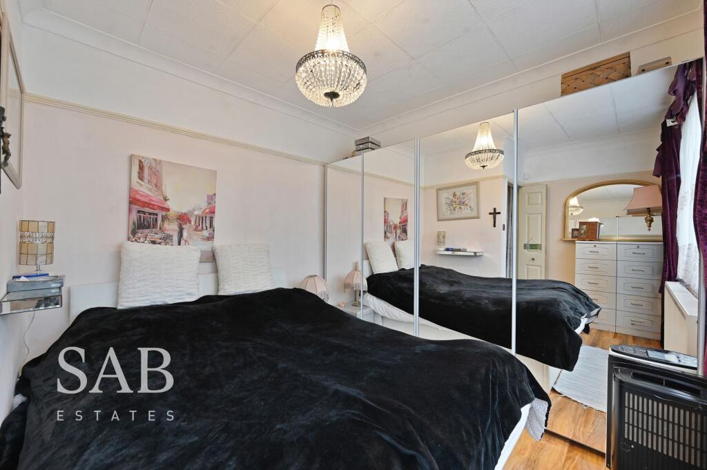 Apartment in Southall - More