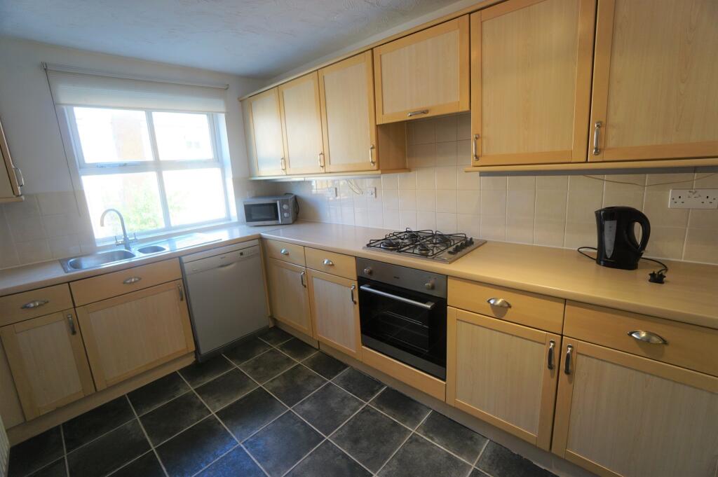 5 bedroom terraced house for rent