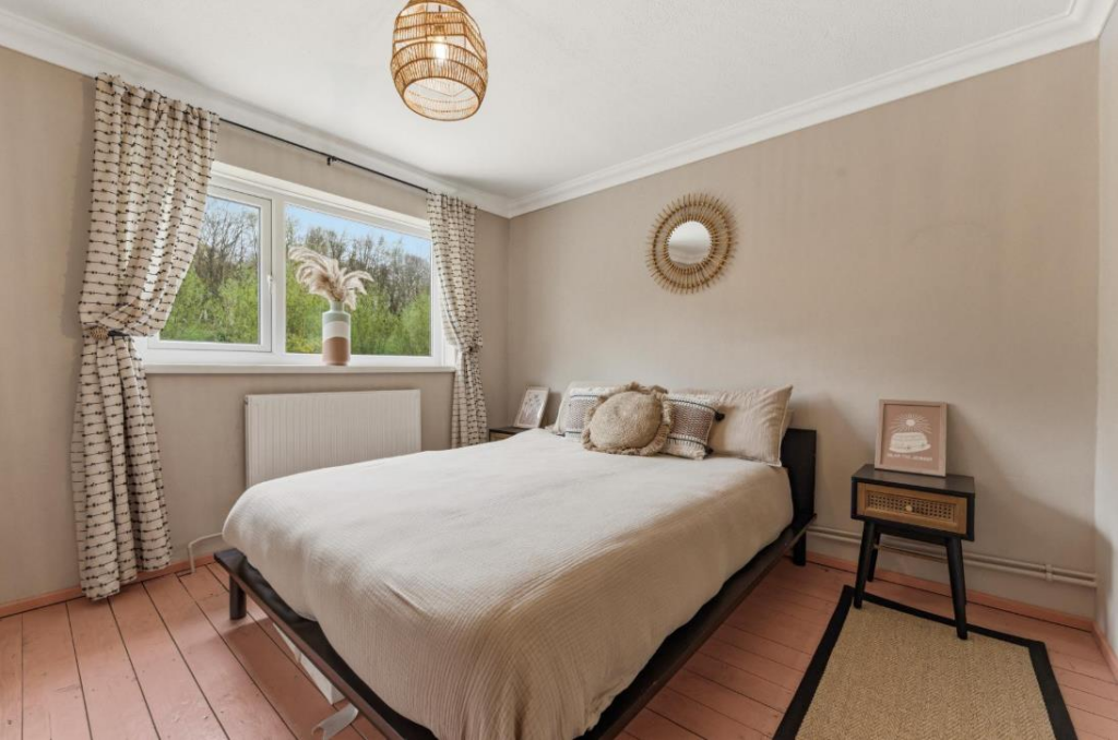 House in Cowbridge, Llanblethian - View 5