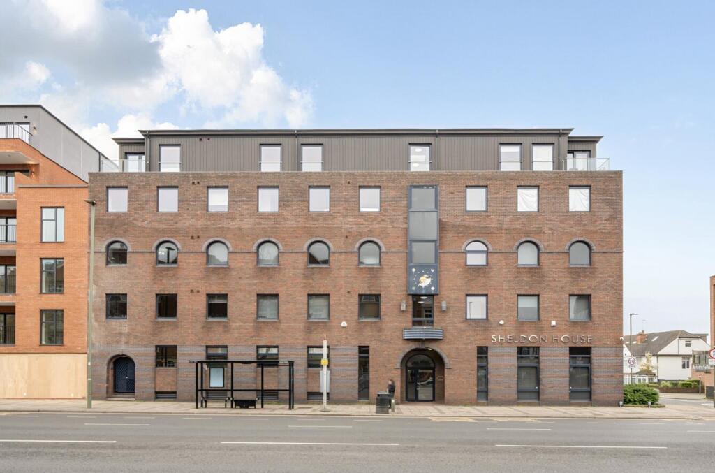 Main image of property: High Road, North Finchley, N12