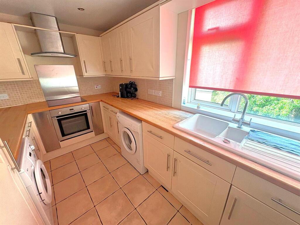 Apartment in Northampton, North Northamptonshire - View 5