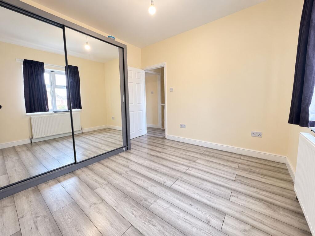 Apartment in Romford - View 4