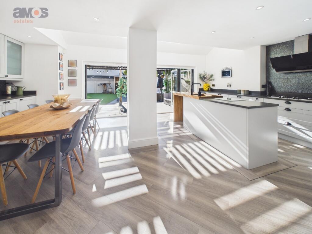 House in Southend-on-Sea - View 2
