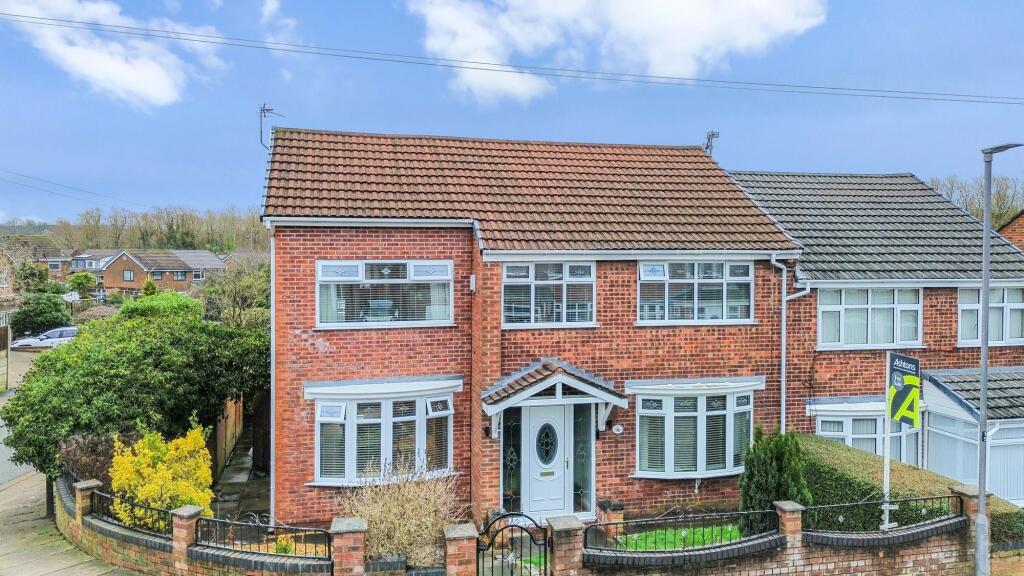 4-bed semi-detached on Paisley Avenue, St. Helens, WA11, £325,000