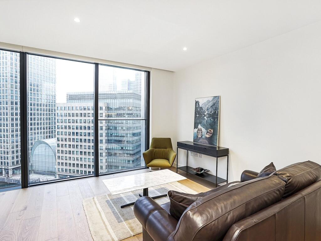 Apartment in London, St John's Estate, Isle of Dogs - View 3