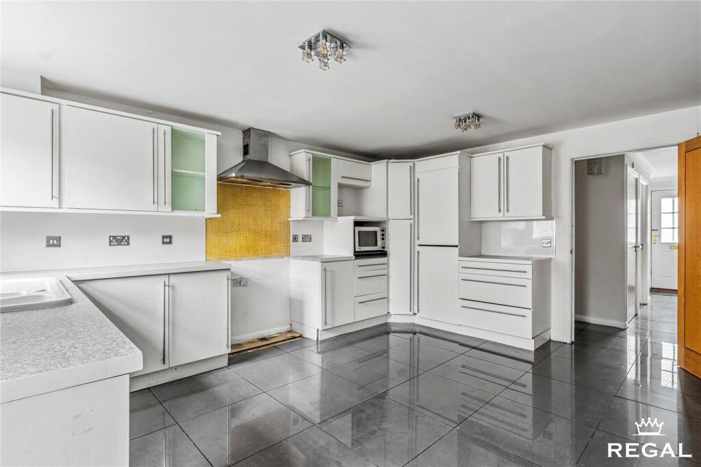 House in Southampton - More