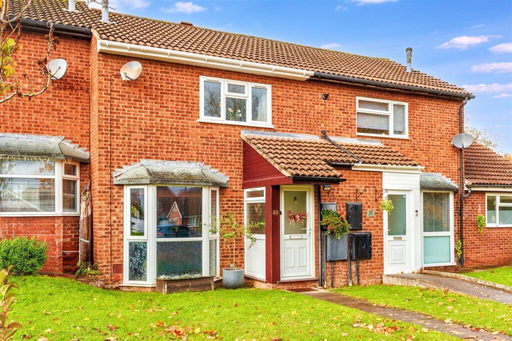 Main image of property: Calder Walk, Leamington Spa, CV31