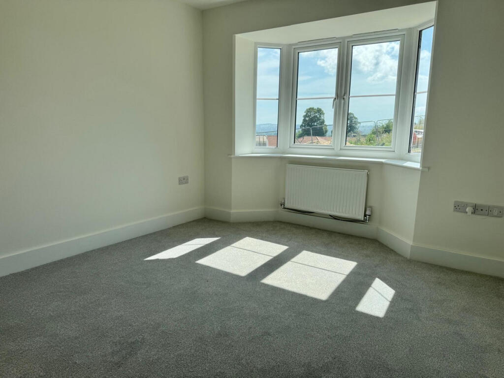 Broadweavers Close, Wincanton, BA9 - View 5