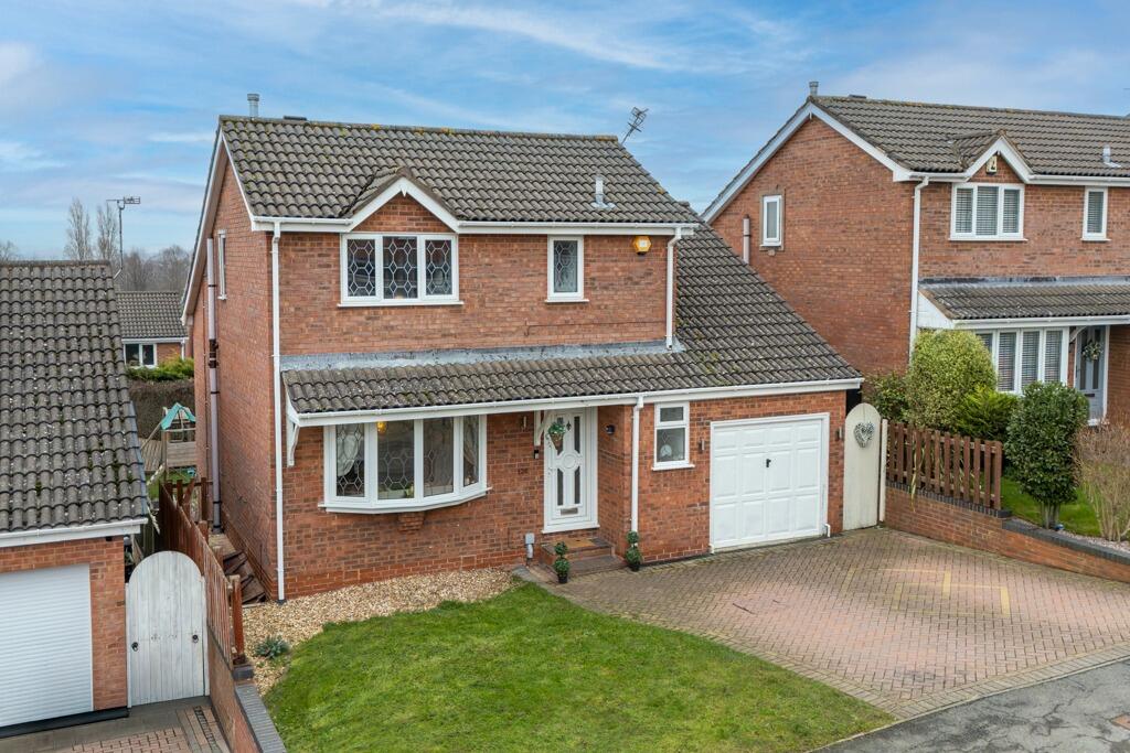 4-bed detached on Windsor Drive, Flint, CH6 5TS, £280,000