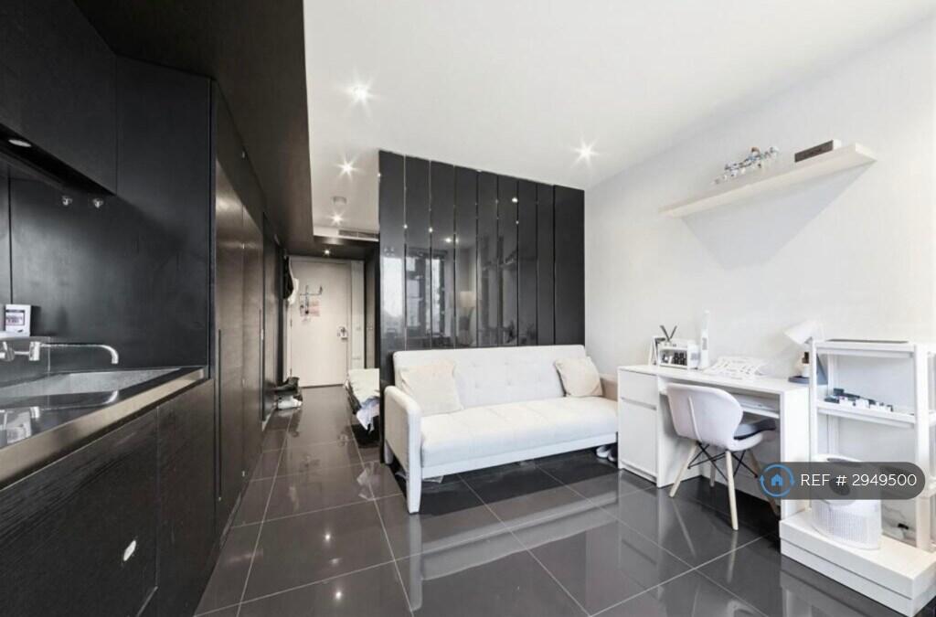 Main image of property: Pan Peninsula Square, London, E14