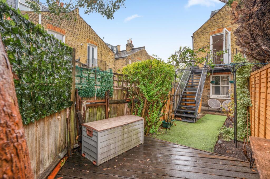Apartment in London - View 3