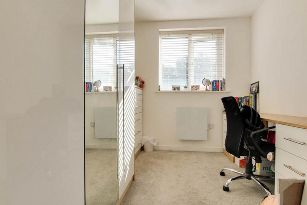 Apartment in Basildon, Wickford - View 5