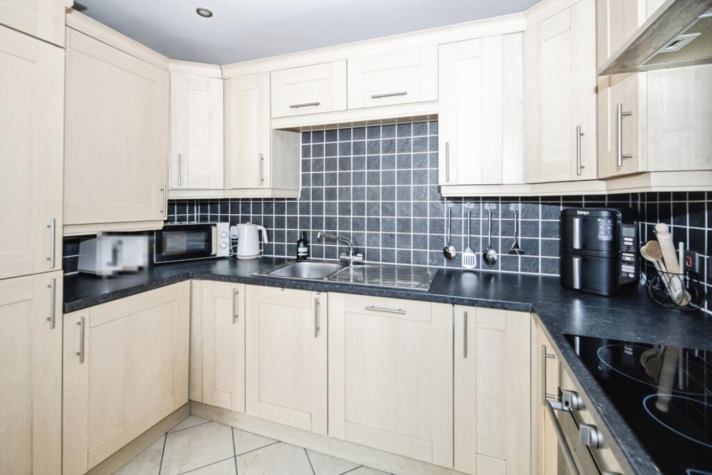 Apartment in North Warwickshire, Coleshill - View 5