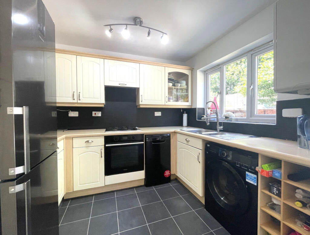 Royal Drive,  Preston, PR2 photo 4